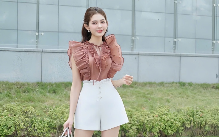 Thanh lịch nơi công sở với áo tay bèo sát nách