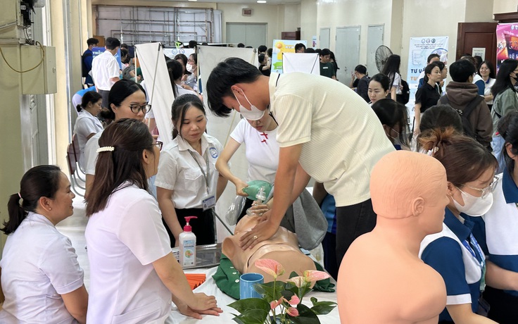 Chưa tới một tuần, Trường ĐH Y dược TP.HCM nhận gần 700 chứng chỉ IELTS xét tuyển