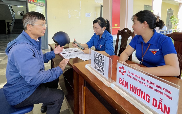 Áo xanh tình nguyện hè 'đưa số hóa về làng'