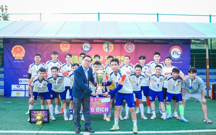 Hơn 600 người Việt tại Hàn Quốc tham gia giải bóng đá hướng về quê hương