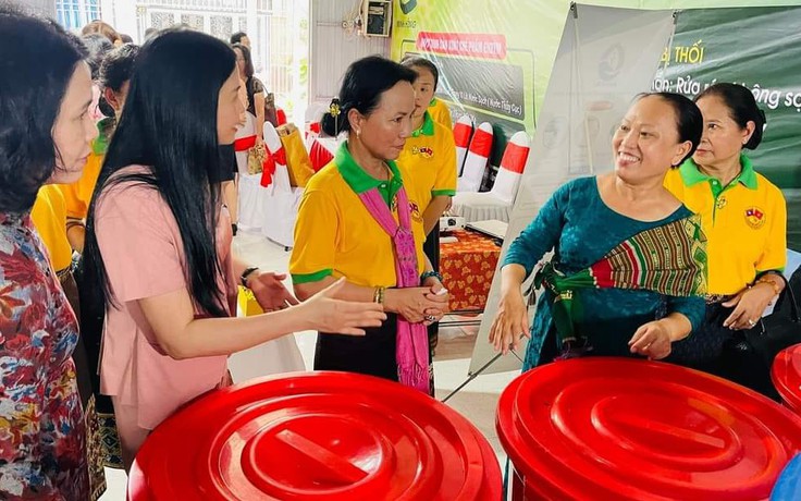 Chị Hồng ‘yêu rác’