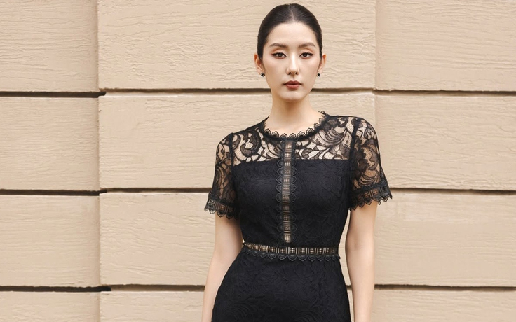 Váy ren cổ điển được lòng cô nàng hiện đại