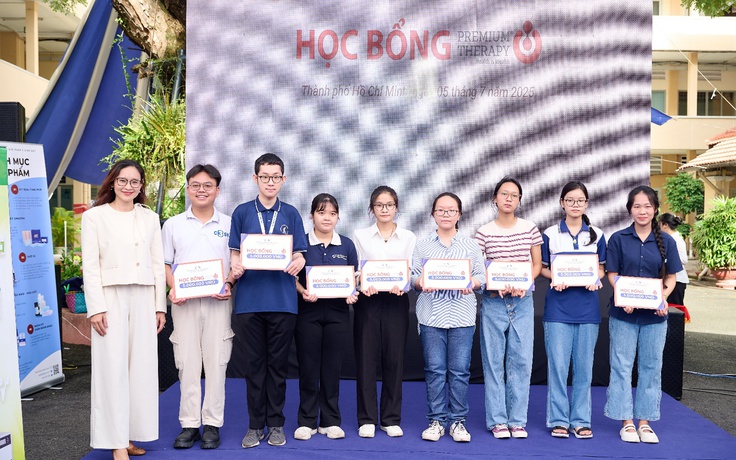 Premium Therapy trao học bổng Ươm mầm tài năng Sinh học