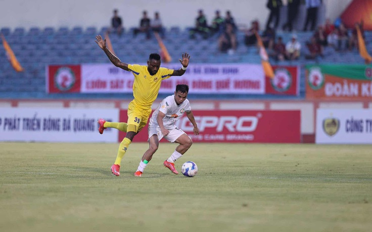 CLB Quảng Nam bị phạt nặng 500 triệu đồng và phải xuống hạng ba nếu bỏ V-League