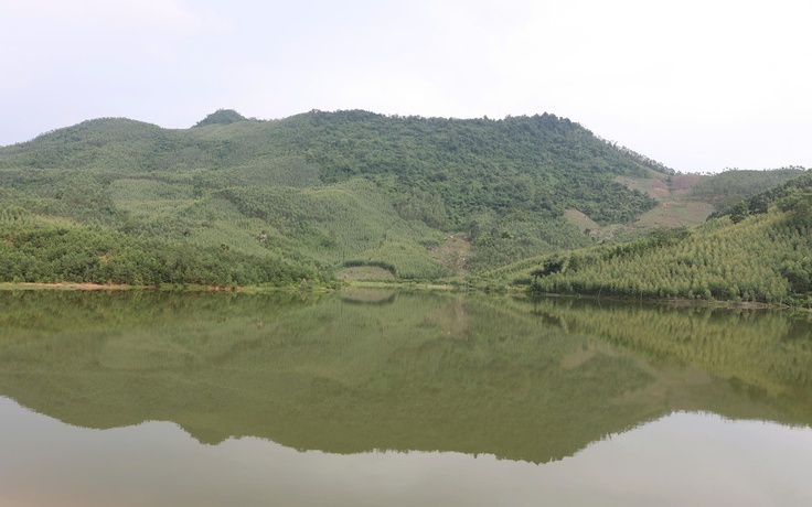 Gần hồ thủy lợi nhưng lúa vẫn 'khát'