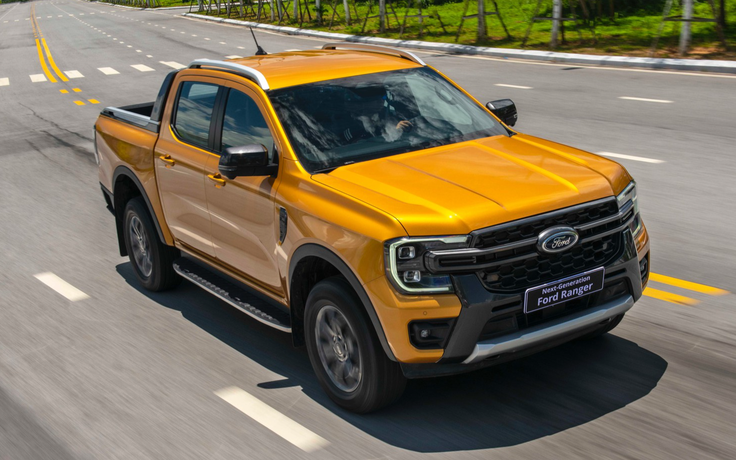 Xe bán tải hút khách, Ford Ranger bán chạy nhất Toyota Hilux vượt Mitsubishi Triton