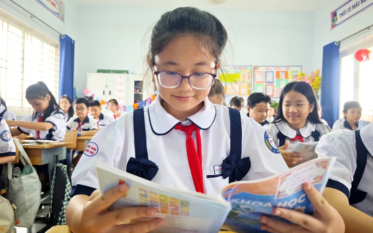 Có nên quay lại cả nước một bộ sách giáo khoa?