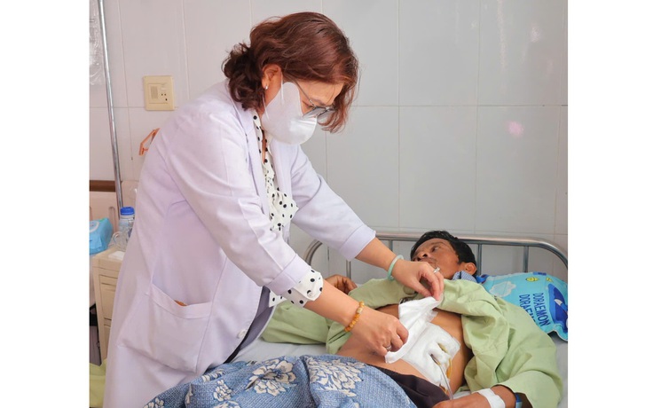 Cứu sống bệnh nhân bị vỡ tá tràng nguy kịch do tai nạn giao thông