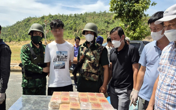 Phá đường dây vận chuyển gần 300 kg ma túy từ Lào cùng nhiều súng đạn