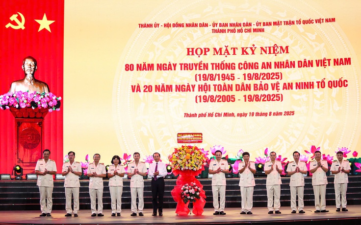 Công an TP.HCM luôn xung kích tuyến đầu bảo vệ bình yên cho nhân dân