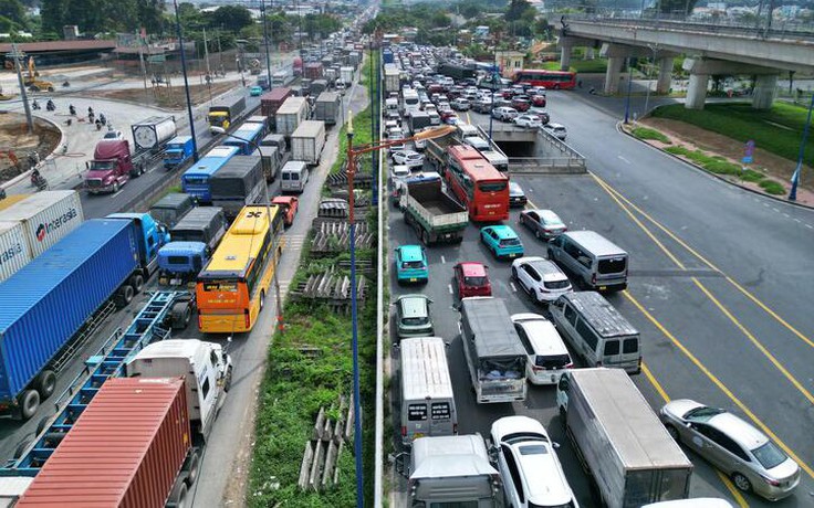 'Ô tô tại TP.HCM nếu bị áp khí thải mức 5 sẽ gây tác động rất lớn'