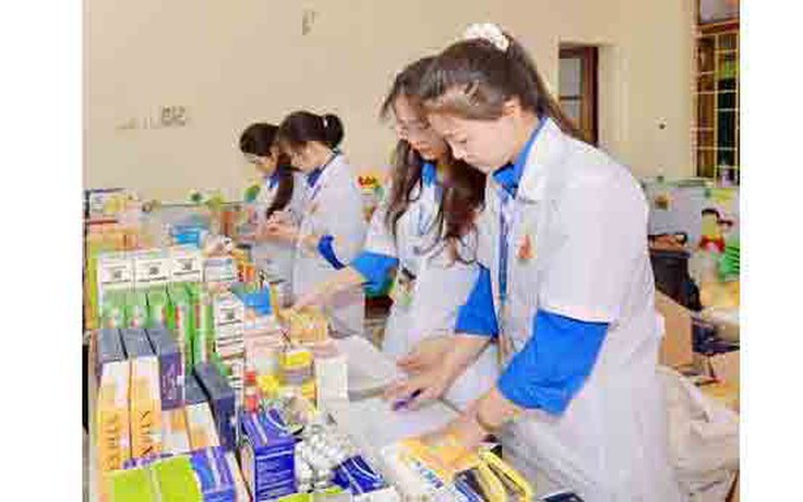 Hơn 95% sinh viên Học viện Y Dược học cổ truyền VN có việc làm sau tốt nghiệp