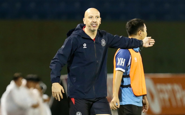 Trợ lý HLV Polking bị ‘treo giò’ 2 trận, phạt 5 triệu đồng: Án kỷ luật nghiêm khắc