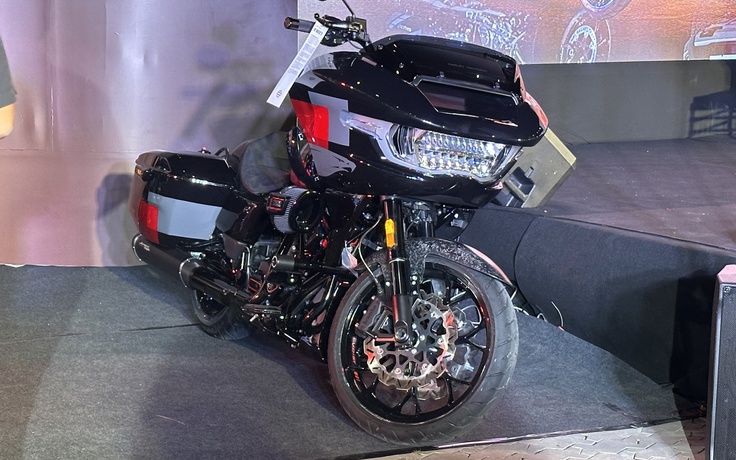 Mô tô Harley-Davidson CVO Road Glide ST giá gần 2,42 tỉ, đắt gấp đôi Honda Gold Wing