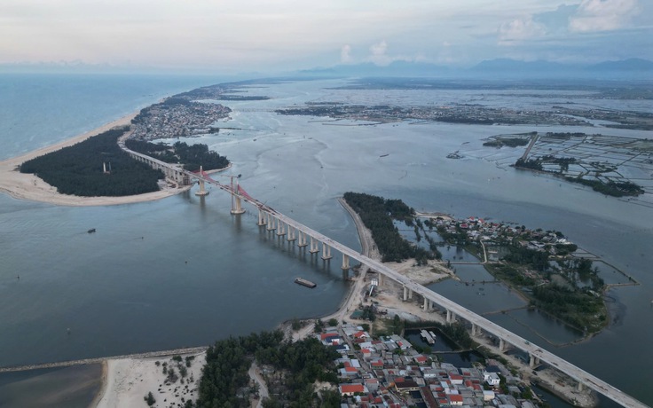 Làng thắng cảnh 'đoàn viên' sau 121 năm