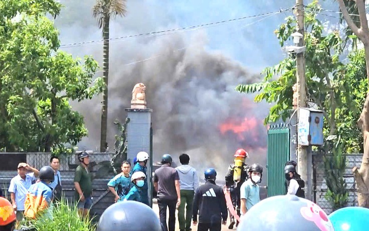 Cháy nhà vắng chủ, thiêu rụi tài sản