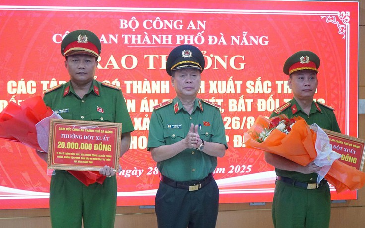 Công an Đà Nẵng khen thưởng lực lượng xuyên đêm truy bắt nghi phạm cướp tiệm vàng