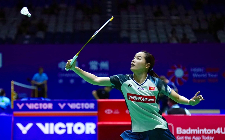 Tay vợt Trung Quốc quá mạnh, ghi 15 điểm liên tiếp đánh bại Nguyễn Thùy Linh