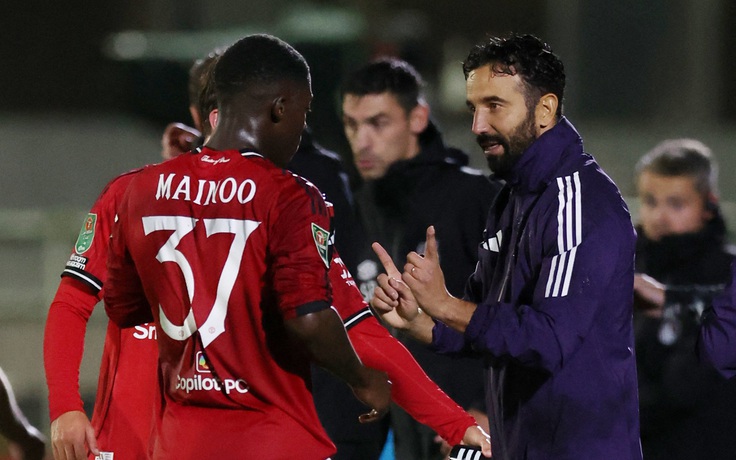 M.U thua đội hạng tư, HLV Amorim bị yêu cầu từ chức ngay lập tức