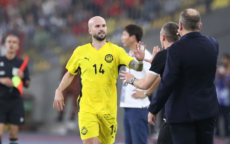 Báo động đỏ cho bóng đá Malaysia khi Chủ tịch FAM từ chức, FIFA điều tra?