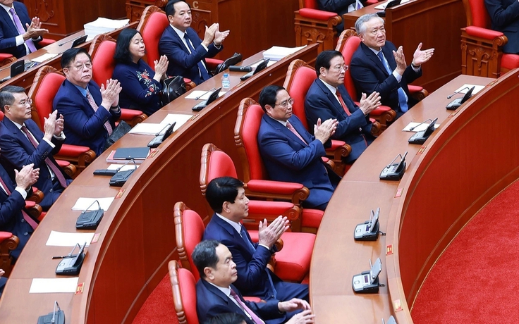 Sửa quy định về tiêu chuẩn chức danh cán bộ diện T.Ư, Bộ Chính trị quản lý