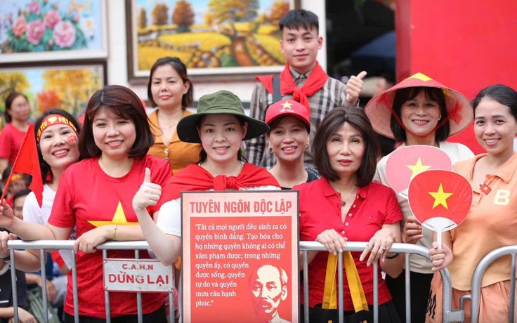 Kho bạc làm xuyên lễ để người dân kịp nhận quà