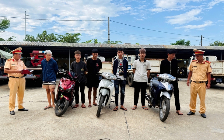 TP.Huế: Làm rõ nhóm học sinh chạy xe, cầm hung khí gây rối trên phố