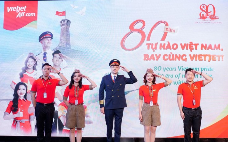 Đừng bỏ lỡ không gian chinh phục bầu trời cùng Vietjet tại Triển lãm 80 năm