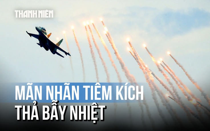 Tổng duyệt diễu binh: Mãn nhãn tiêm kích thả bẫy nhiệt trên bầu trời Hà Nội