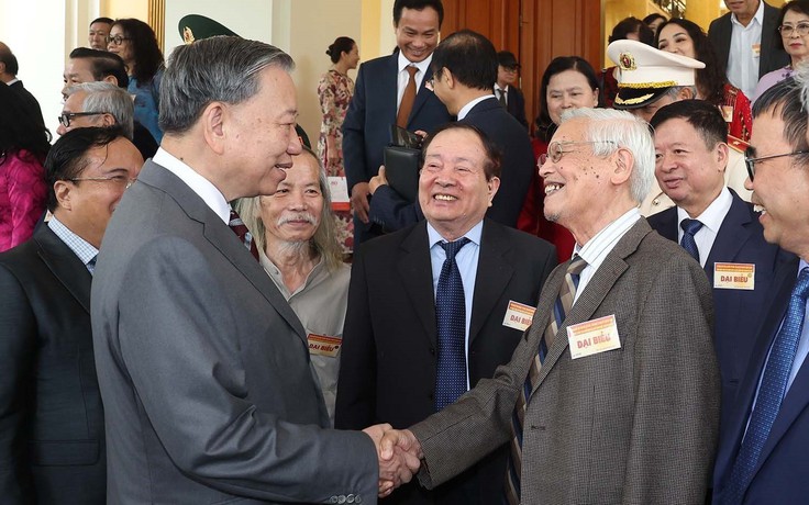 Tổng Bí thư: Trí thức, văn nghệ sĩ tiên phong mở đường cho dân tộc tiến lên