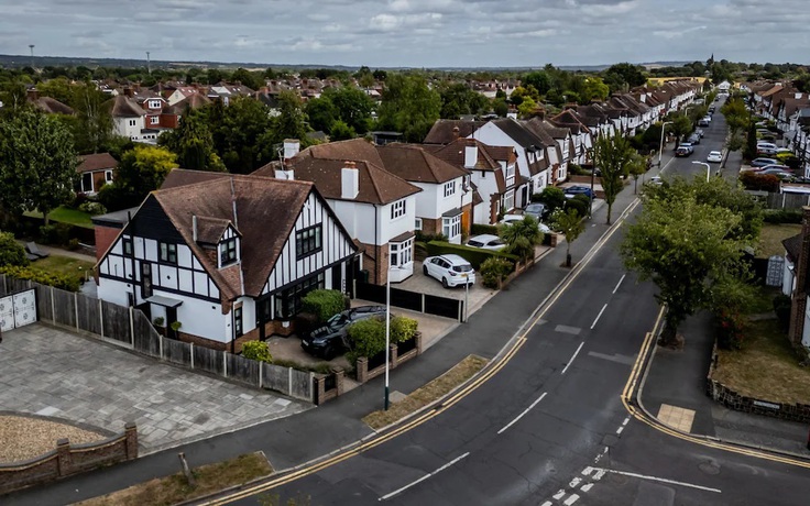 Hoang mang vì khu phố bỗng biến thành phim trường Harry Potter