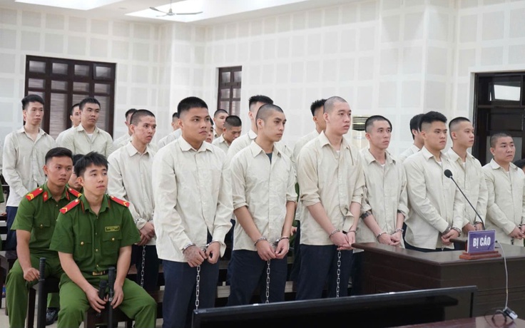 Đà Nẵng: 26 bị cáo lĩnh án sau vụ hỗn chiến bằng bom xăng, đao kiếm