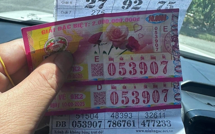 Cụ ông 70 tuổi ở gầm cầu trúng độc đắc xổ số miền Nam, lấy tiền trả nợ