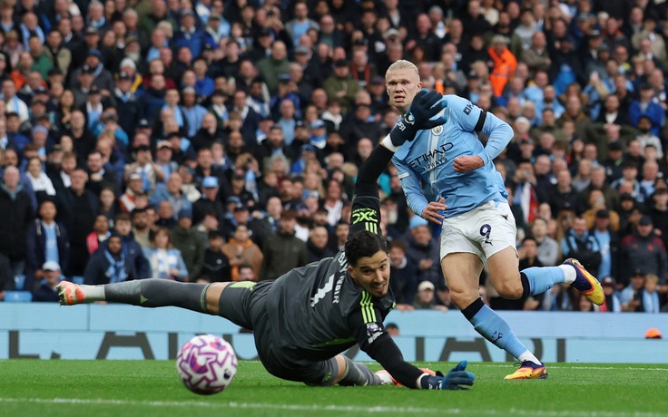 Haaland ‘dạy’ Sesko cách đá tiền đạo, Man City đè bẹp M.U: Chênh lệch đẳng cấp