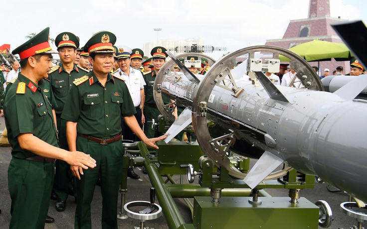 Sức mạnh 2 loại khí tài 'Made in Vietnam' được đại tướng Nguyễn Tân Cương giới thiệu