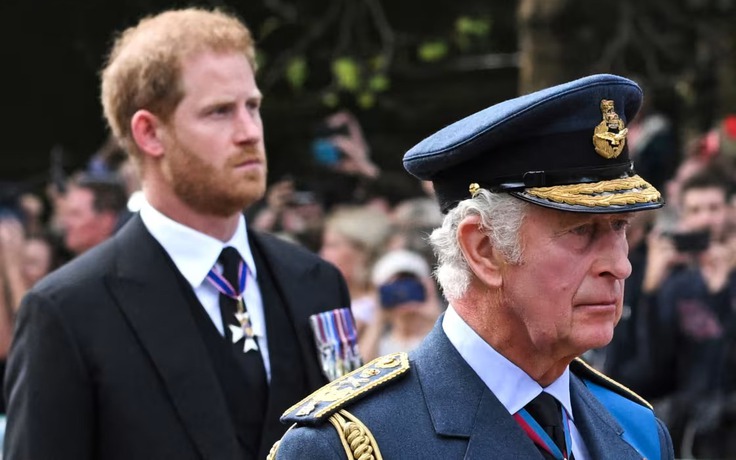 Hoàng tử Harry: 'Lương tâm tôi trong sáng khi phơi bày bê bối gia đình'