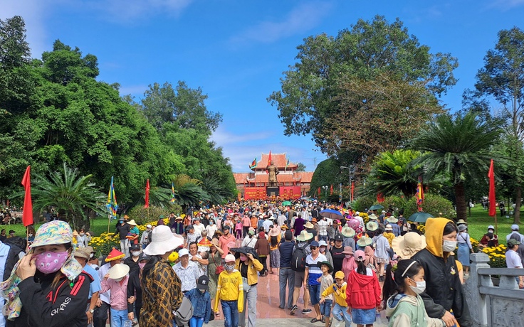 Lễ giỗ Hoàng đế Quang Trung: Tri ân vị anh hùng bách chiến bách thắng