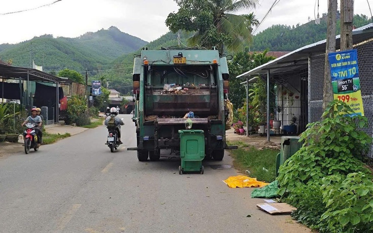 Quảng Ngãi: Phát hiện thi thể trẻ sơ sinh bị bỏ trong thùng rác