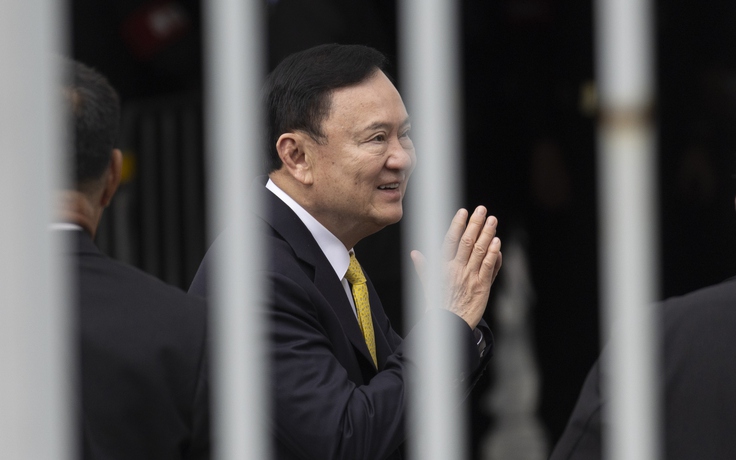 Thái Lan bác tin ông Thaksin mua pizza đãi cả trại giam