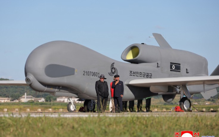 Ông Kim Jong-un thị sát thử nghiệm UAV, chỉ đạo phát triển AI