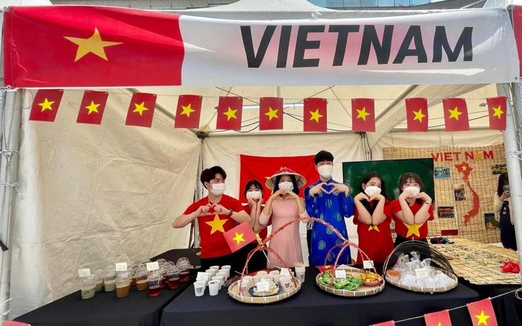 Cách du học sinh ăn mừng Tết Độc lập