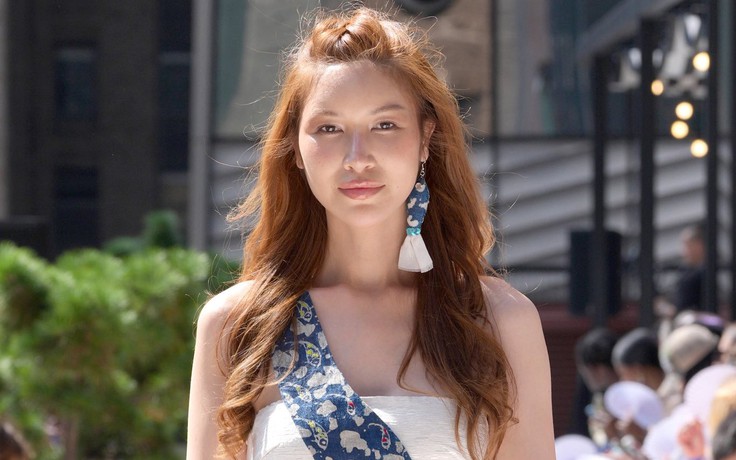 'Biến' vải vụn thành khuyên tai, vòng - thời trang Việt thu hút tín đồ quốc tế