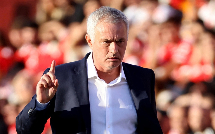 Sự nghiệp kỳ lạ của Jose Mourinho