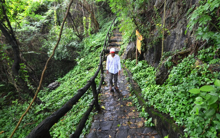 Hà Tiên thập cảnh: Cheo leo núi Đá Dựng