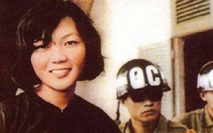 Nụ cười Võ Thị Thắng ở sân bay Lộc Ninh