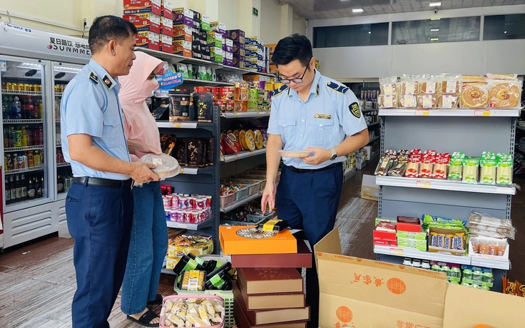 Thực phẩm không nhãn mác len lỏi mùa Trung thu