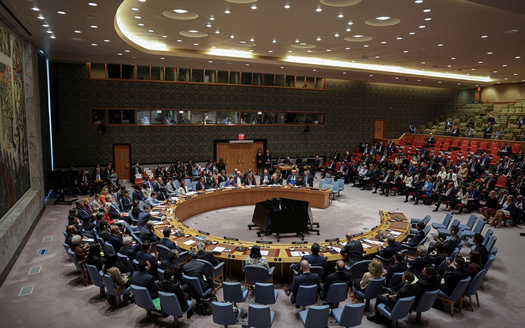 Nga 'giữa muôn trùng vây'