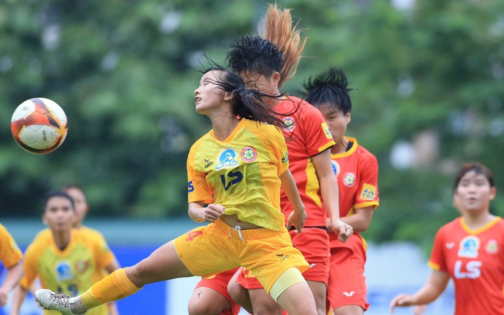 Thắng giòn giã đối thủ đồng hương, CLB TP.HCM I tái chiếm ngôi đầu 