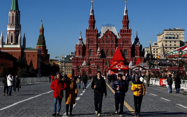 Tìm nguồn thu cho quân đội Nga, Bộ Tài chính đề nghị tăng VAT lên 22%