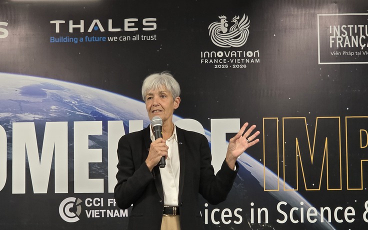 Nữ phi hành gia 'tú tài + 19'